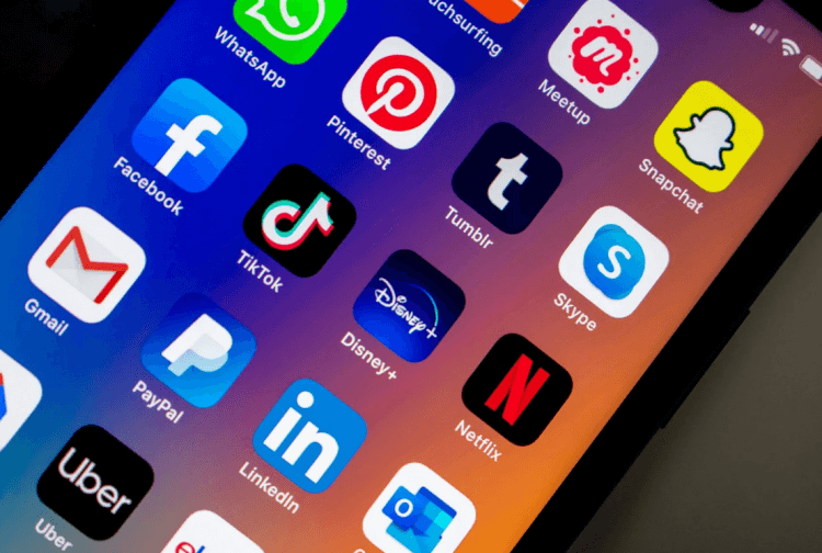 Почему пользователи массово удаляют финприложения и что предлагают им взамен