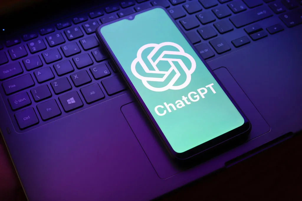 Российские компании начали терять данные через ChatGPT и Gemini